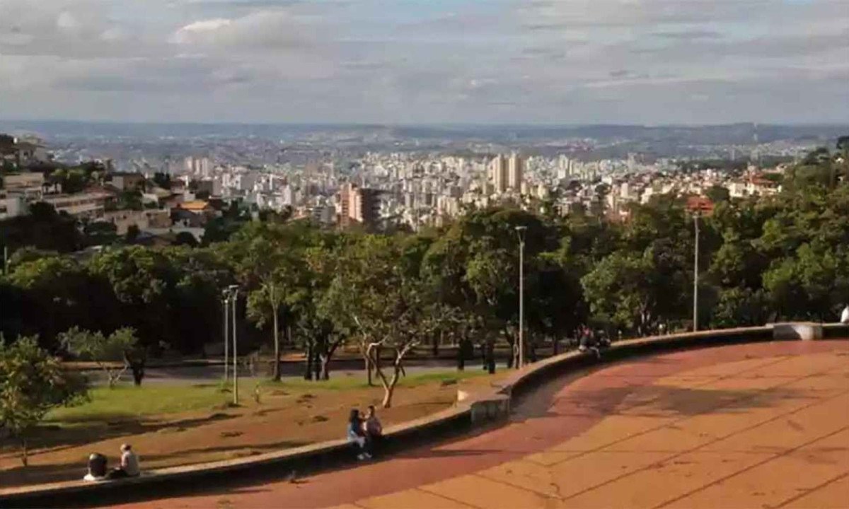 Fim de semana sem chuvas e com tempo que começa com algumas nuvens no sábado e se abre no domingo -  (crédito: Marcos Vieira/EM/D.A.Press)