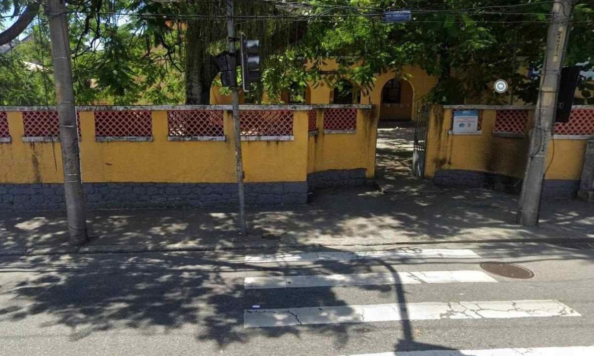 Caso aconteceu na Escola Municipal Estados Unidos, na região central do Rio de Janeiro -  (crédito: Reprodução/Google Street View)