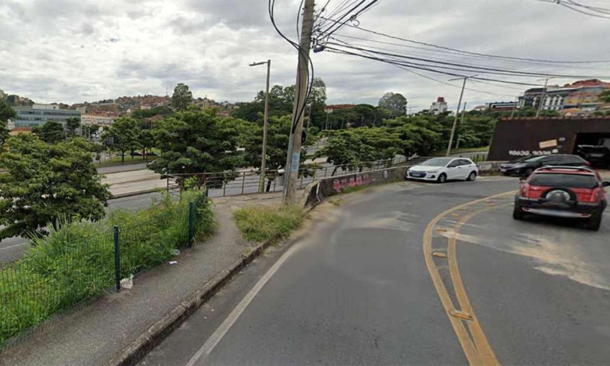 Rua Diamantina próximo à Avenida Antônio Carlos, na Lagoinha, onde corpo foi encontrado -  (crédito: Reprodução/Google StreetView)