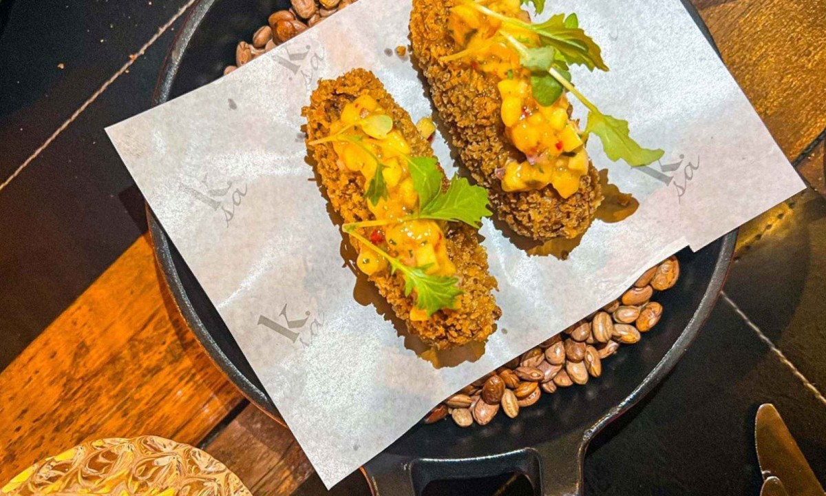 Croquete de barreado, burrata com morangos e uvas: o intenso e saboroso menu do KSA Restaurante em Curitiba -  (crédito: Uai Turismo)