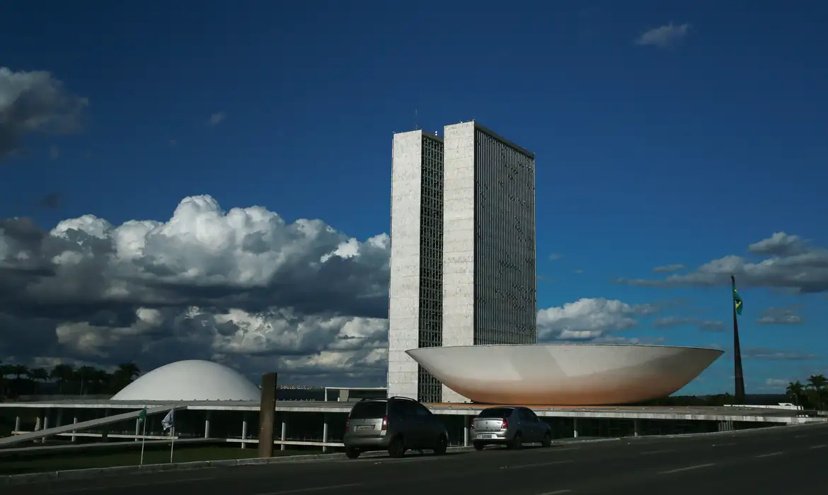 Delação premiada, aborto e cigarro eletrônico movimentam Congresso -  (crédito: EBC - Política)