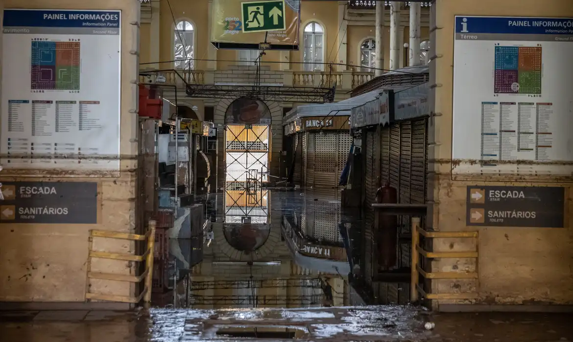 Nível do Guaíba mantém queda, mas preocupação dos moradores continua -  (crédito: EBC)