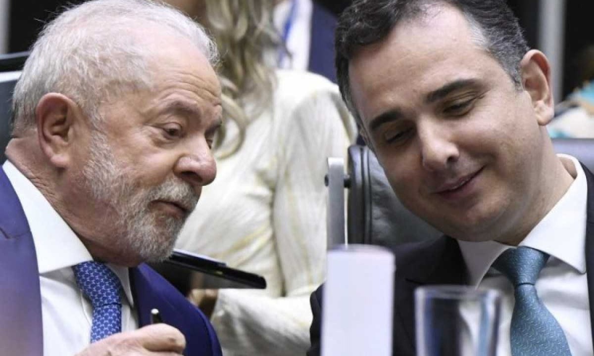 Lula e Pacheco trataram da Medida Provisória (MP) que compensa a desoneração da folha, apelidada de 'MP do Fim do Mundo' -  (crédito: Jefferson Rudy/Agência Senado)