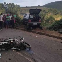 Adolescentes de 15 anos em moto morrem em batida com carro em MG - Divulgação / PMMG