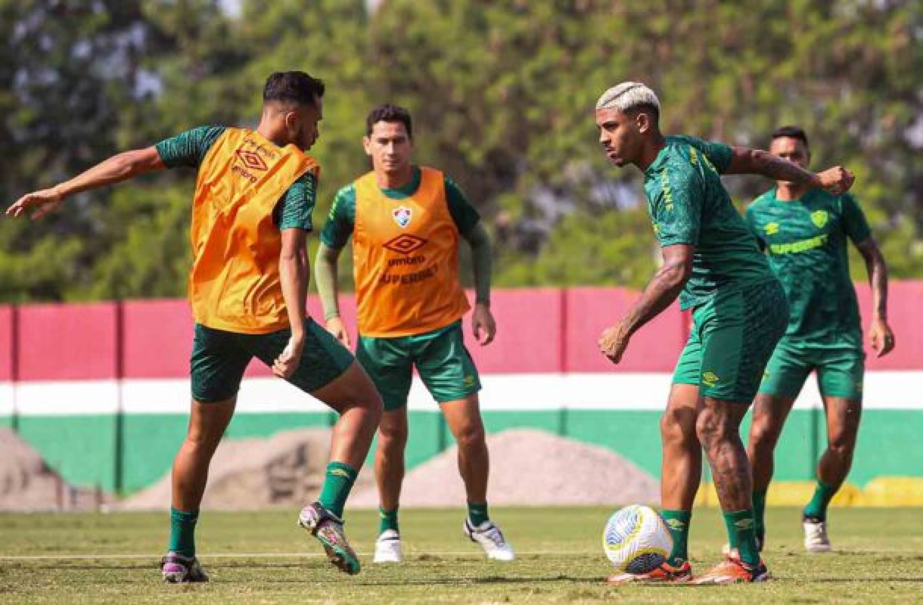 Fluminense tenta encerrar incômodo jejum no clássico contra o Botafogo