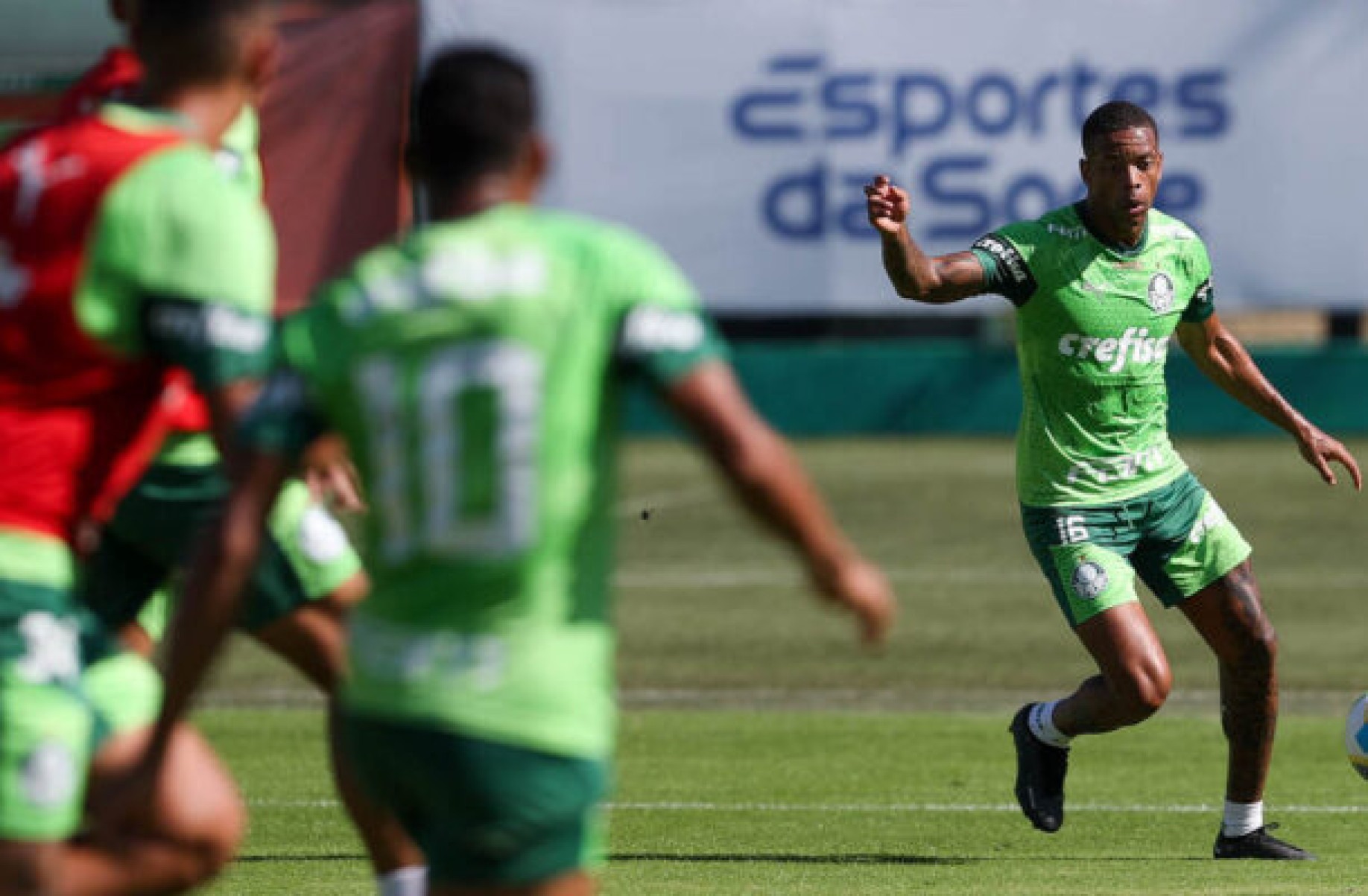 Palmeiras treina na Academia de Futebol, e Caio Paulista projeta duelo com o Vasco