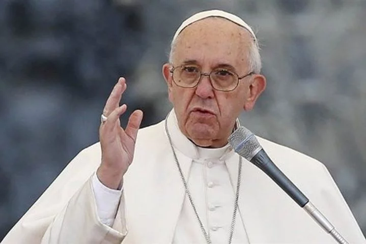 O Vaticano disse em nota que o papa reforçou a necessidade que pessoas LGBTQIA+ sejam acolhidas pela Igreja Católica ao mesmo tempo em que é preciso cautela para que elas não virem seminaristas -  (crédito: Divulgação/Vaticano)