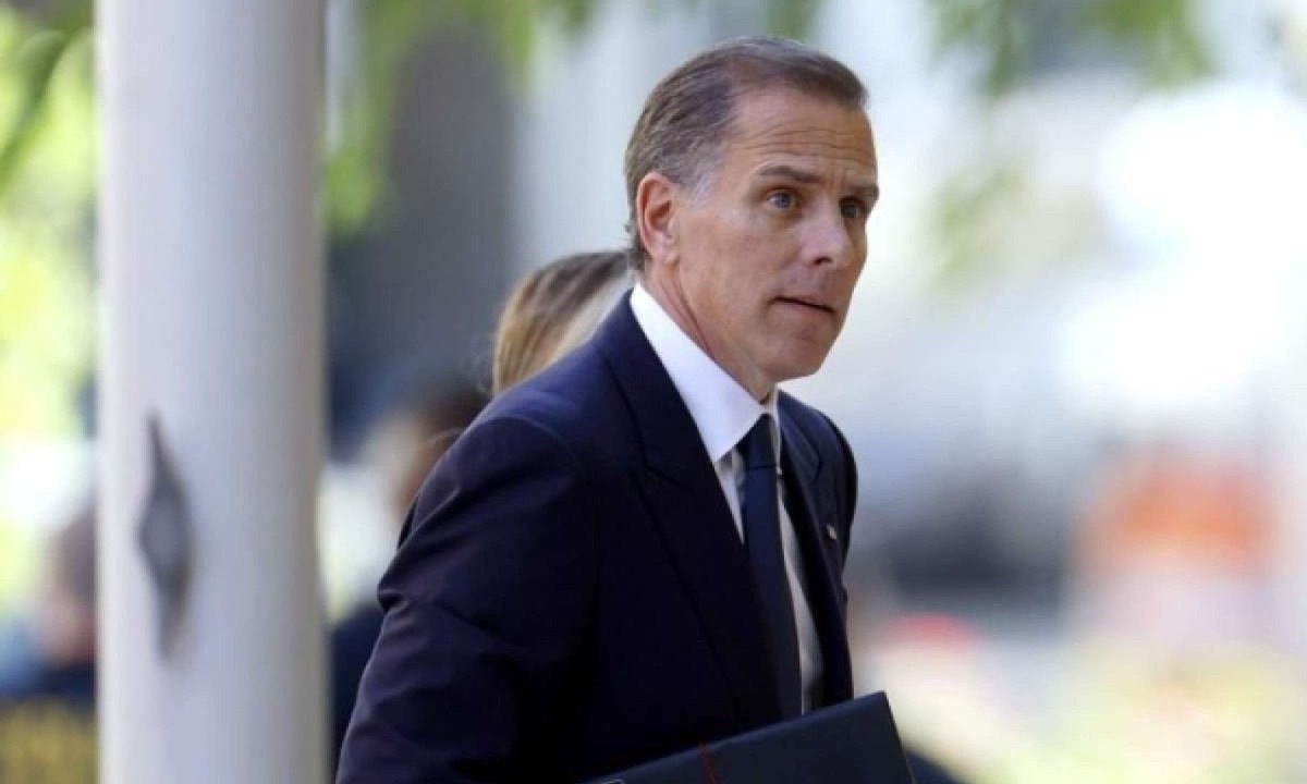 Pena de Hunter Biden, filho de Joe Biden, ainda será decretada pelo juiz. Mas a condenação poderá levá-lo a 25 anos de prisão -  (crédito: crédito: Anna Moneymaker / GETTY IMAGES NORTH AMERICA / Getty Images via AFP)