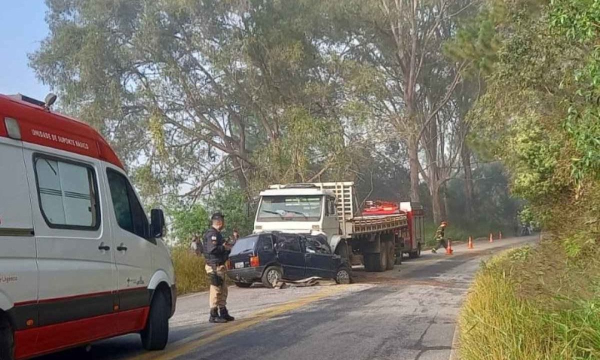 Acidente deixa duas idosas e um idoso morto em Antônio Carlos -  (crédito: Divulgação/CBMMG)