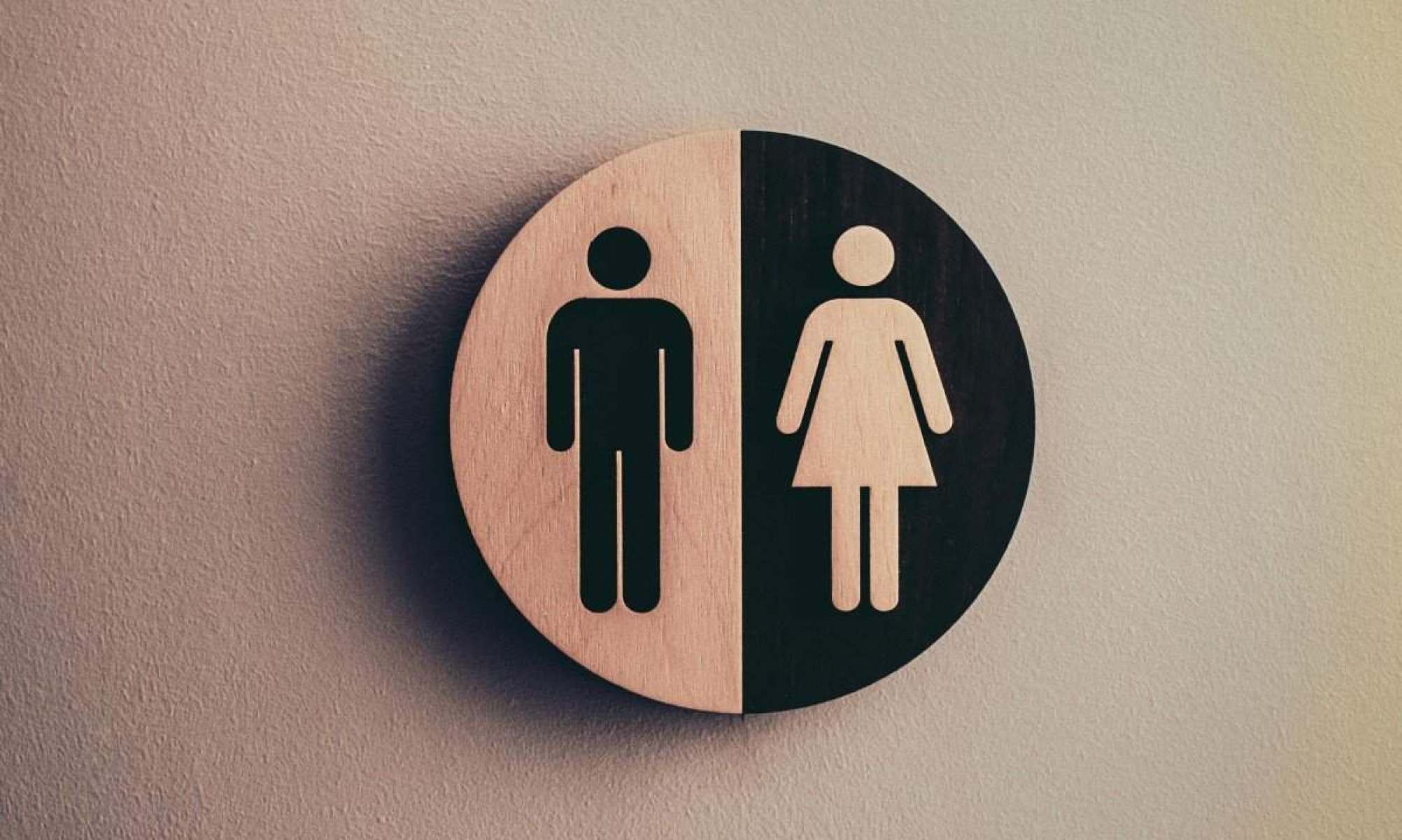 STF pede explicações sobre lei que proíbe trans de usar banheiros femininos