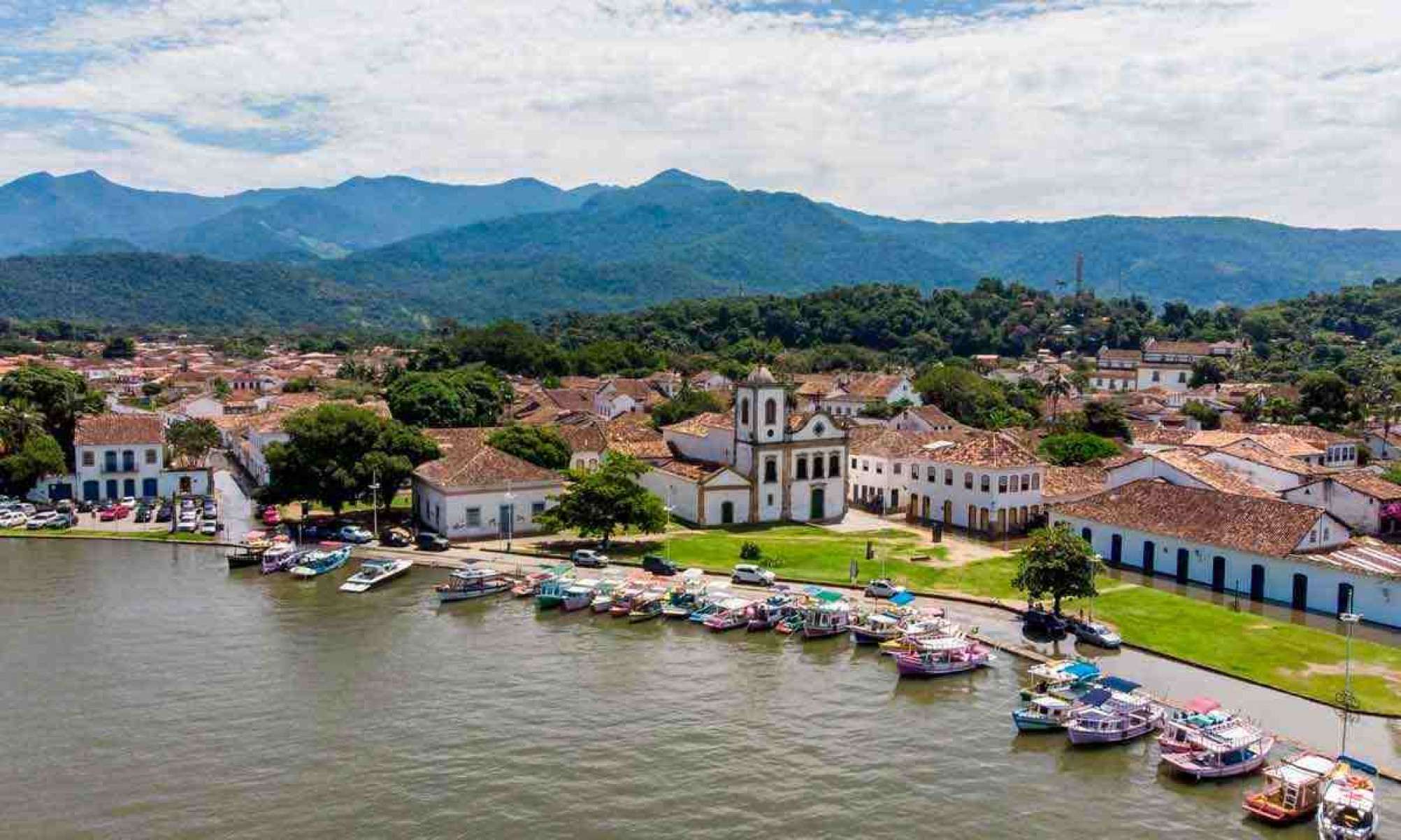 O que fazer na Tiradentes com mar: a cidade do Rio que tem a alma de Minas 