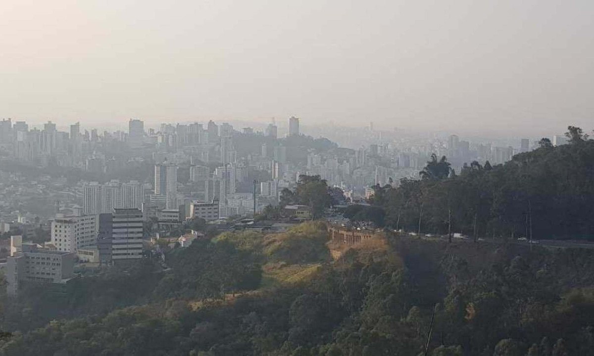 Ao menos 391 cidades de Minas Gerais devem ficar com a umidade entre 20% e 30%, incluindo Belo Horizonte e a região metropolitana -  (crédito: Carlos Altman/EM/D.A Press)