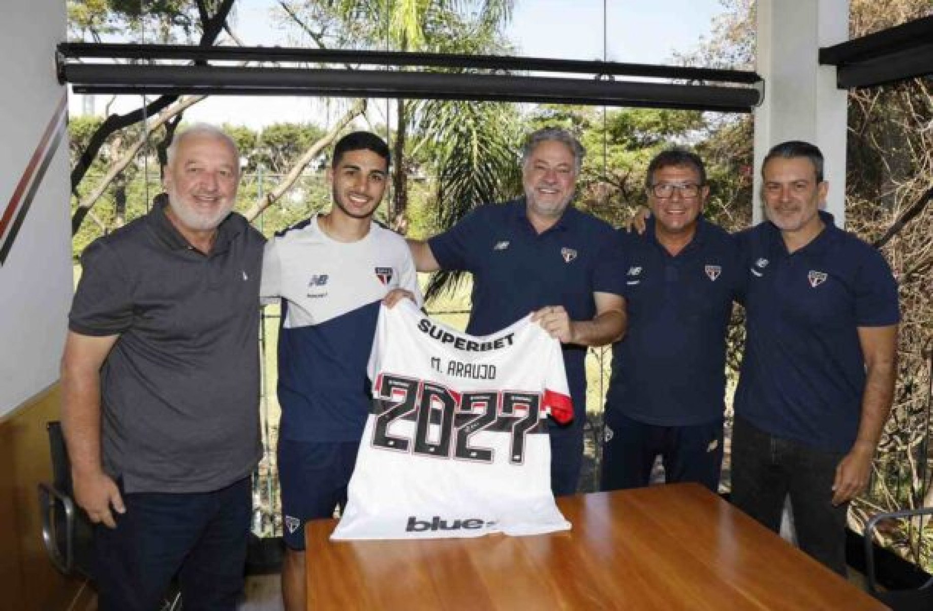 São Paulo acerta compra de Michel Araújo junto ao Fluminense