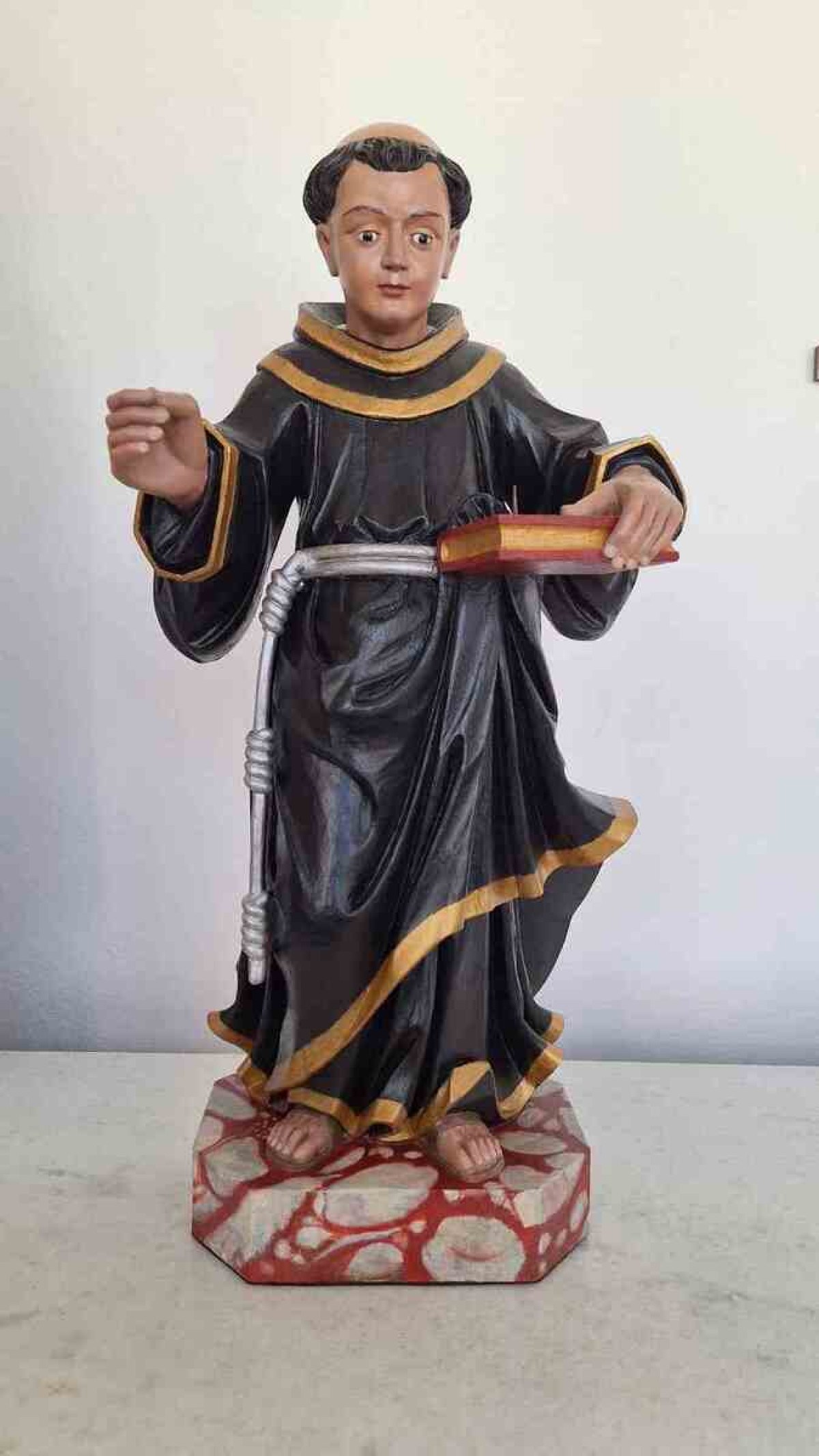 Imagem de Santo Antônio retorna à santuário após um ano em restauração