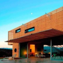 Casa container: entenda o que é, quanto custa e como decorá-la - Reprodução Corcuera/House Beautiful / Casa.com 