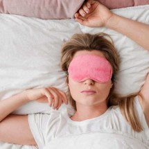 Máscaras de dormir melhoram o sono e podem beneficiar a pele - Freepik