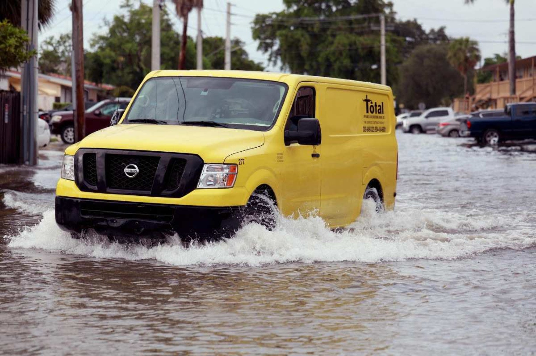 Flórida tem alagamentos, resgates e escolas sem aula após fortes chuvas