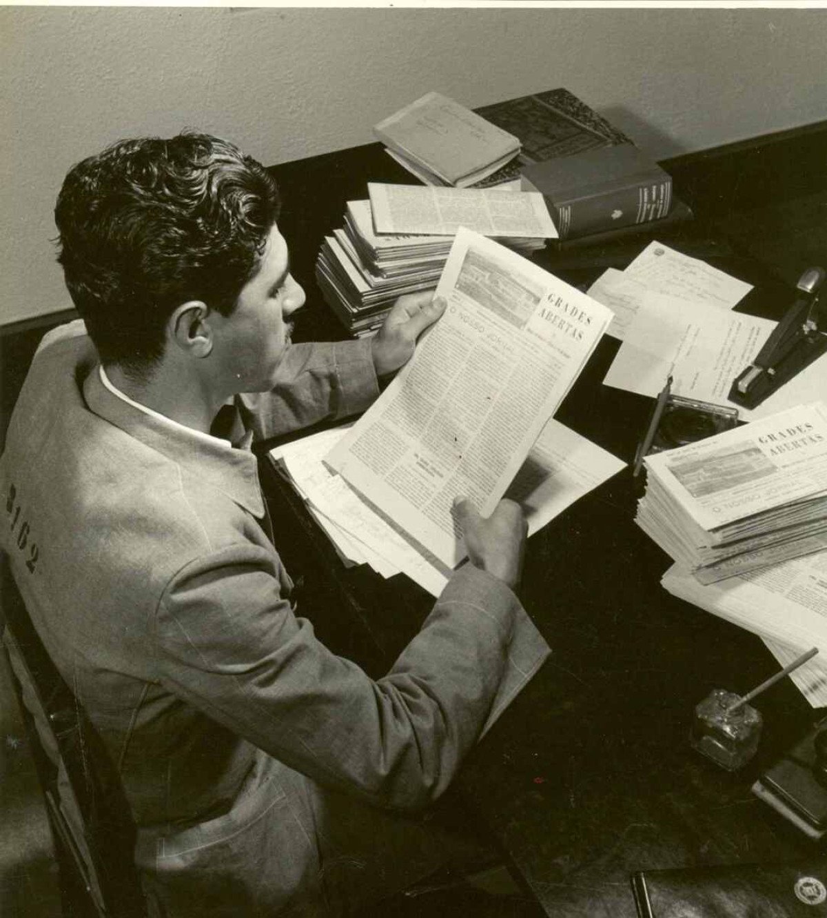 Na Penitenciária de Neves, Francisco editava o jornal 'Grades Abertas', produzido dentro da cadeia