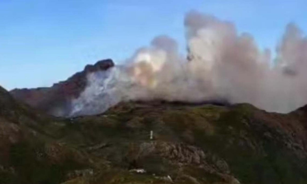 Incêndio atinge Parque Nacional do Itatiaia -  (crédito: Divulgação/Parque Nacional do Itatiaia)