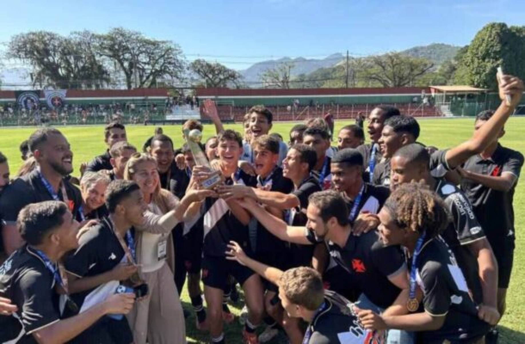 Vasco empata com o Fluminense conquista a Copa Rio Sub-15