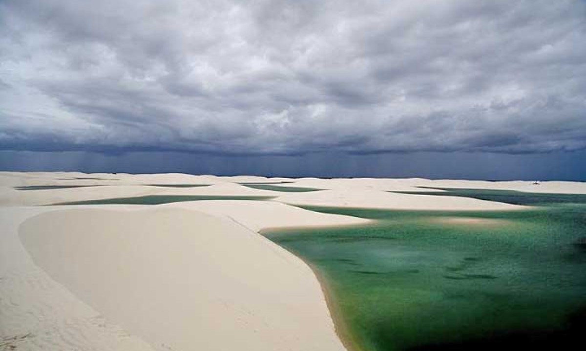 Entre os mais bem avaliados, está um brasileiro: o parque dos lençóis maranhenses. Uma unidade de conservação brasileira de proteção integral à natureza localizada na região nordeste do estado do Maranhão. -  (crédito:  Flickr/Klaus Langellotti Vello)