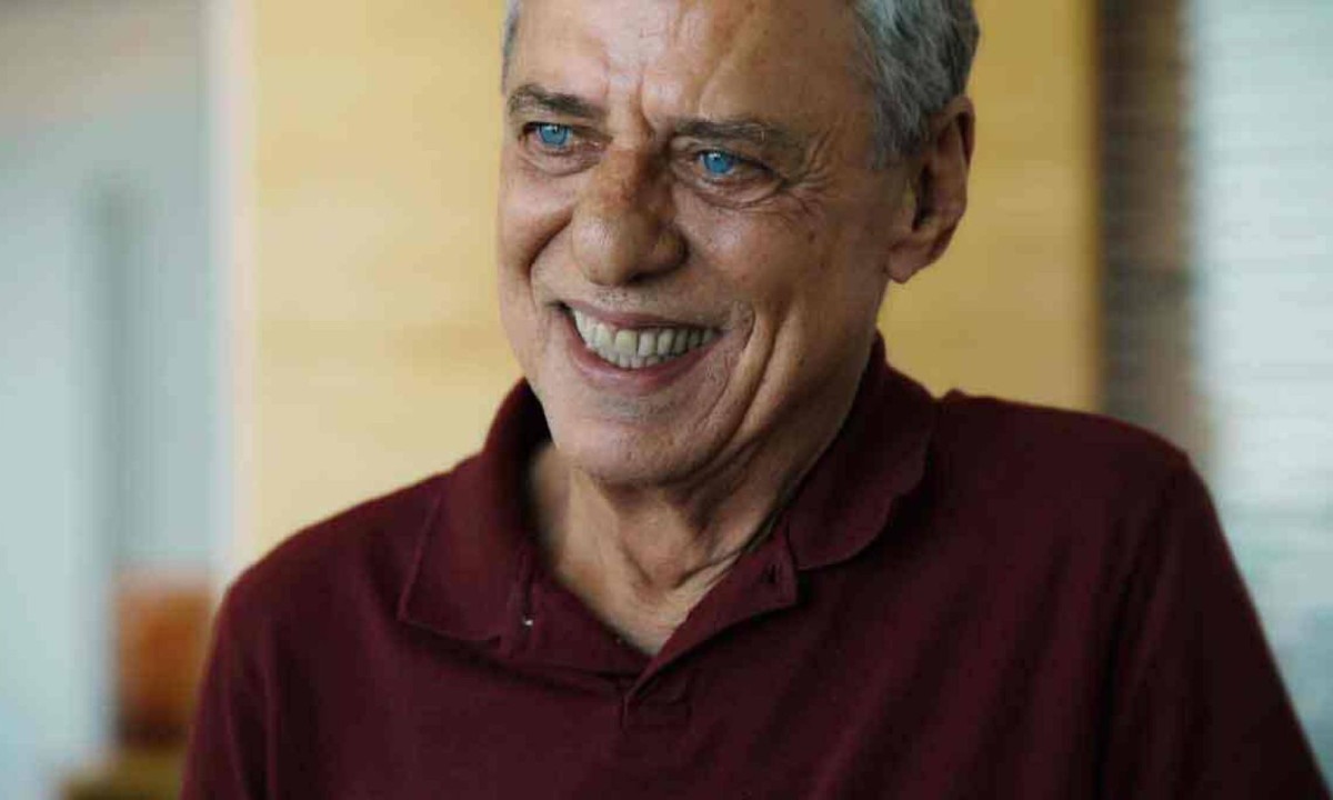 Cantor e compositor Chico  Buarque criou trilhas para filmes como 