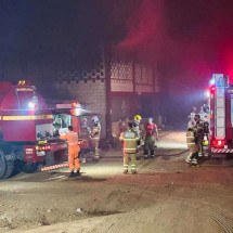 Galpão de reciclagem na Grande BH é atingido por incêndio - Prefeitura de Vespasiano/Divulgação