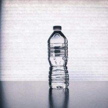Homem sofre lesões ao ingerir líquido tóxico dentro de garrafa de água - Reprodução/Pexels