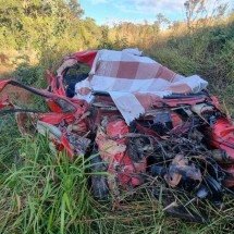 Tentativa de ultrapassagem termina com dois mortos em rodovia mineira - PMRv/Divulgação