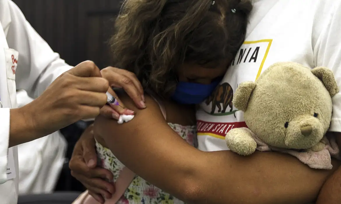 Coqueluche: saiba mais sobre a doença que voltou a preocupar o mundo  - EBC - Saúde