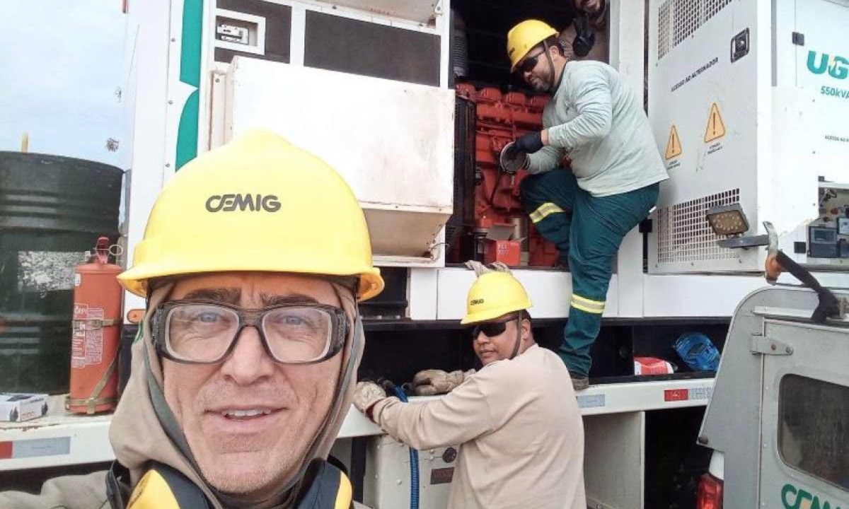 A equipe atuou no apoio ao fornecimento de energia para as bombas d'água da Sabesp no bairro Sarandi, um dos mais afetados pelas enchentes em Porto Alegre 