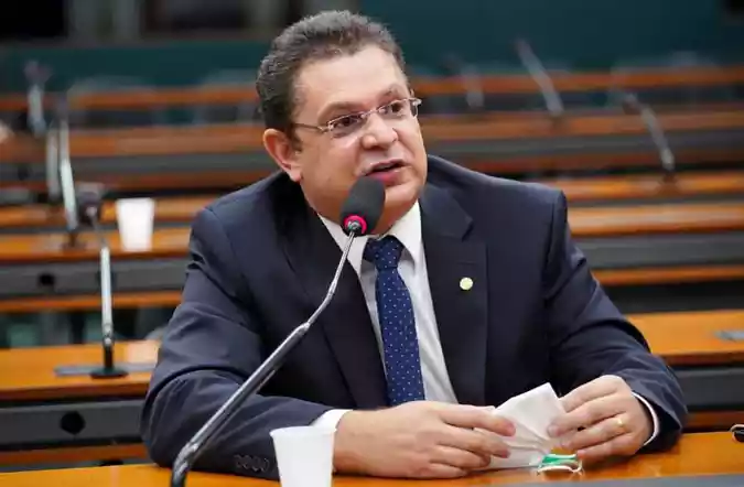 O projeto, de autoria do deputado Sóstenes Cavalcante (PL-RJ), quer colocar um teto de 22 semanas na interrupção da gestação em casos de estupro -  (crédito: Will Shutter/Câmara dos Deputados)