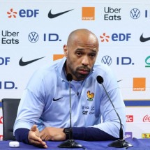 Henry se manifesta sobre críticas de Mbappé à extrema direita na França -  AFP