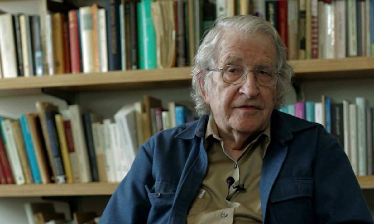 Noam Chomsky estava internado no hospital da Beneficência Portuguesa, na capital paulista -  (crédito: Curta!/Divulgação)