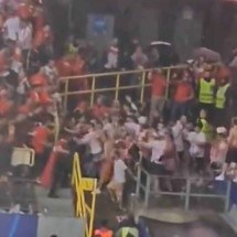 Eurocopa tem cenas de pancadaria dentro do estádio antes de Turquia x Geórgia - No Ataque Internacional
