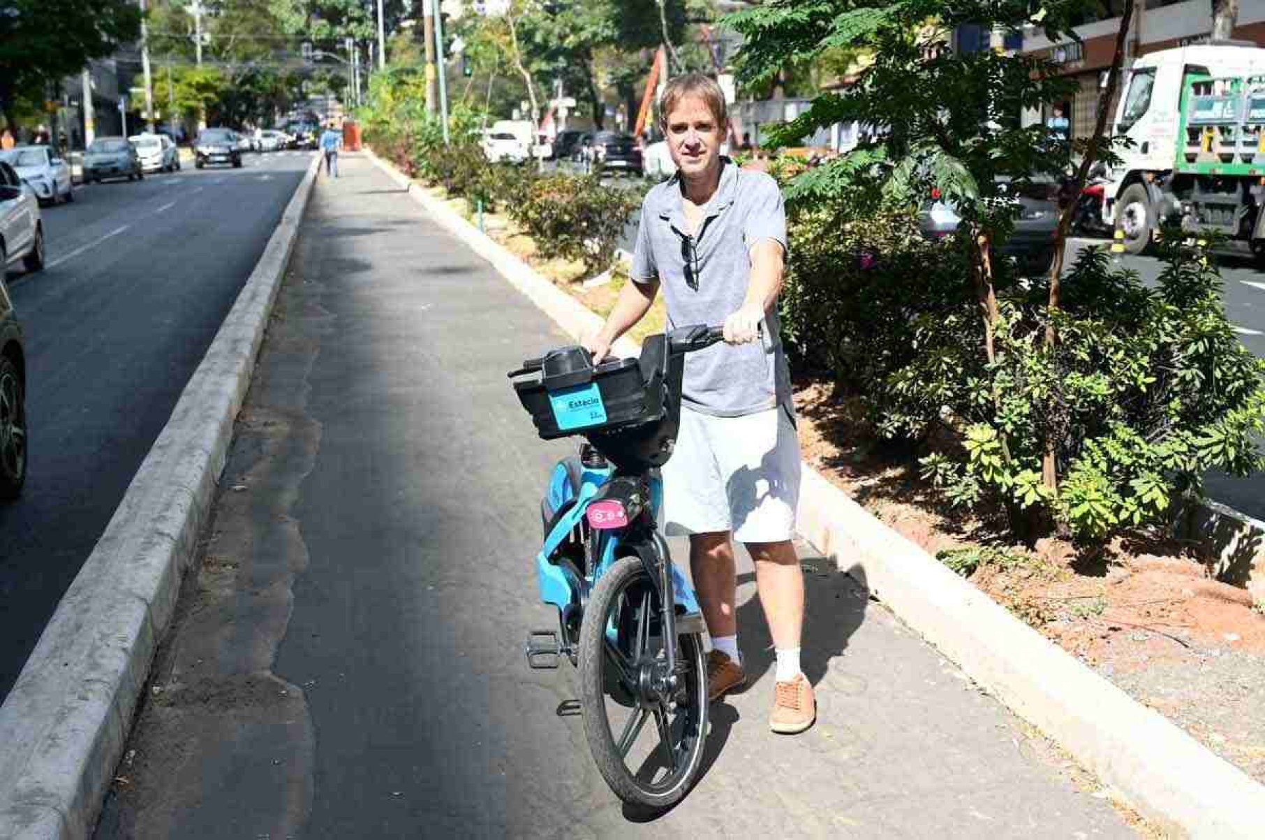 Ciclistas pressionam por espaço na Afonso Pena