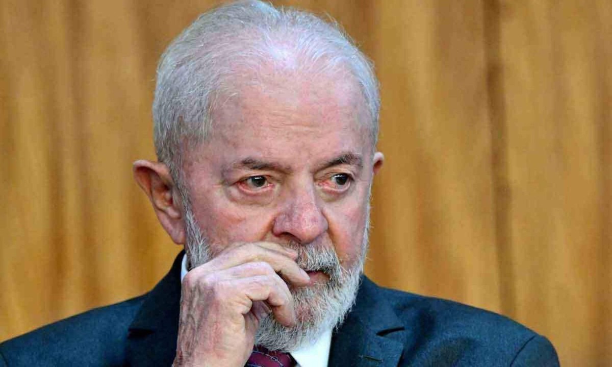 Na ocasião, Lula teria dito à mulher "Minha filha, a primeira coisa que você tem que fazer é parar de ter filho. Porque você já tem três" -  (crédito: EVARISTO SÁ/AFP)