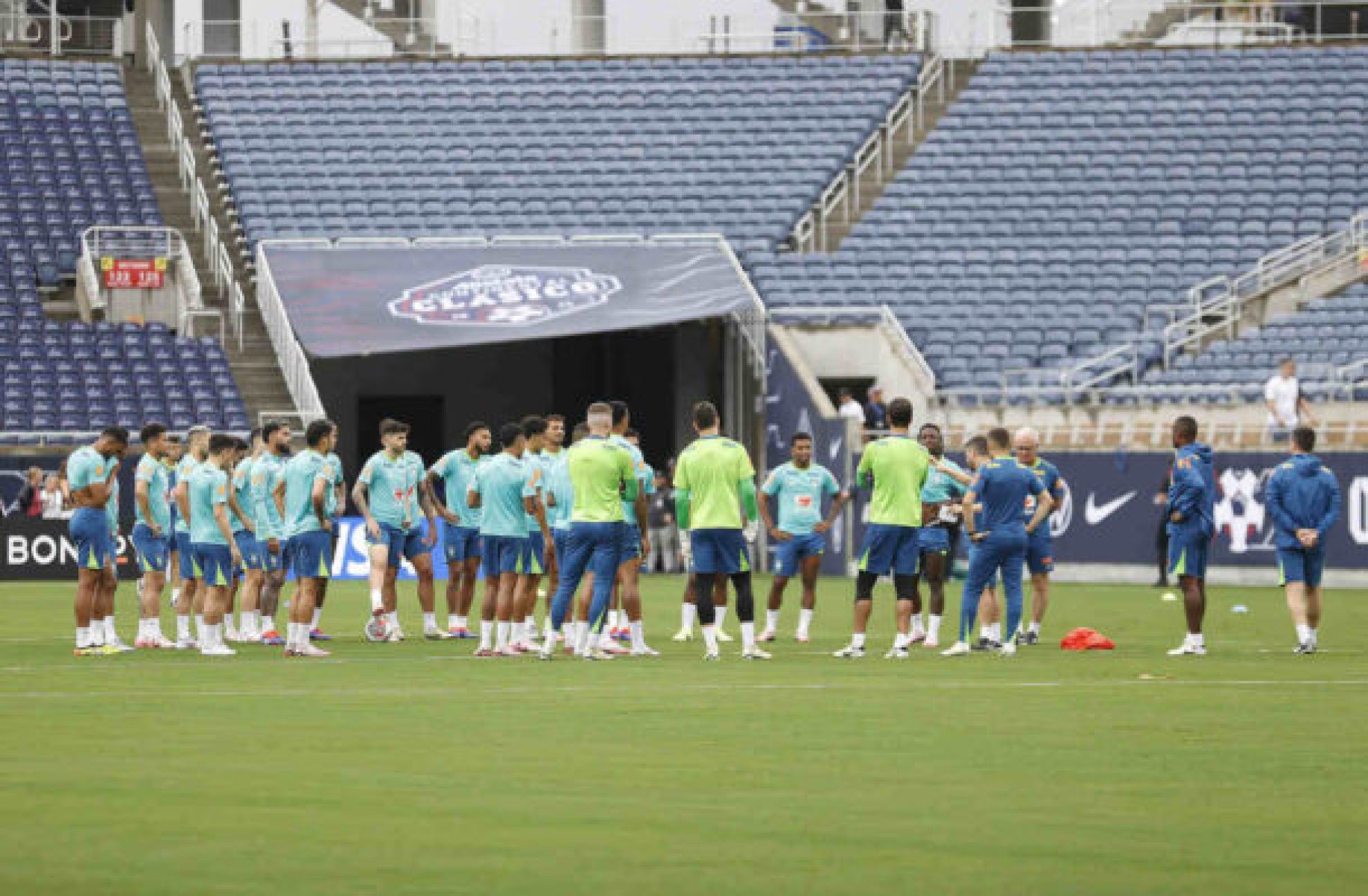 Seleção faz último treino em Orlando, e Dorival testa duas mudanças para estreia