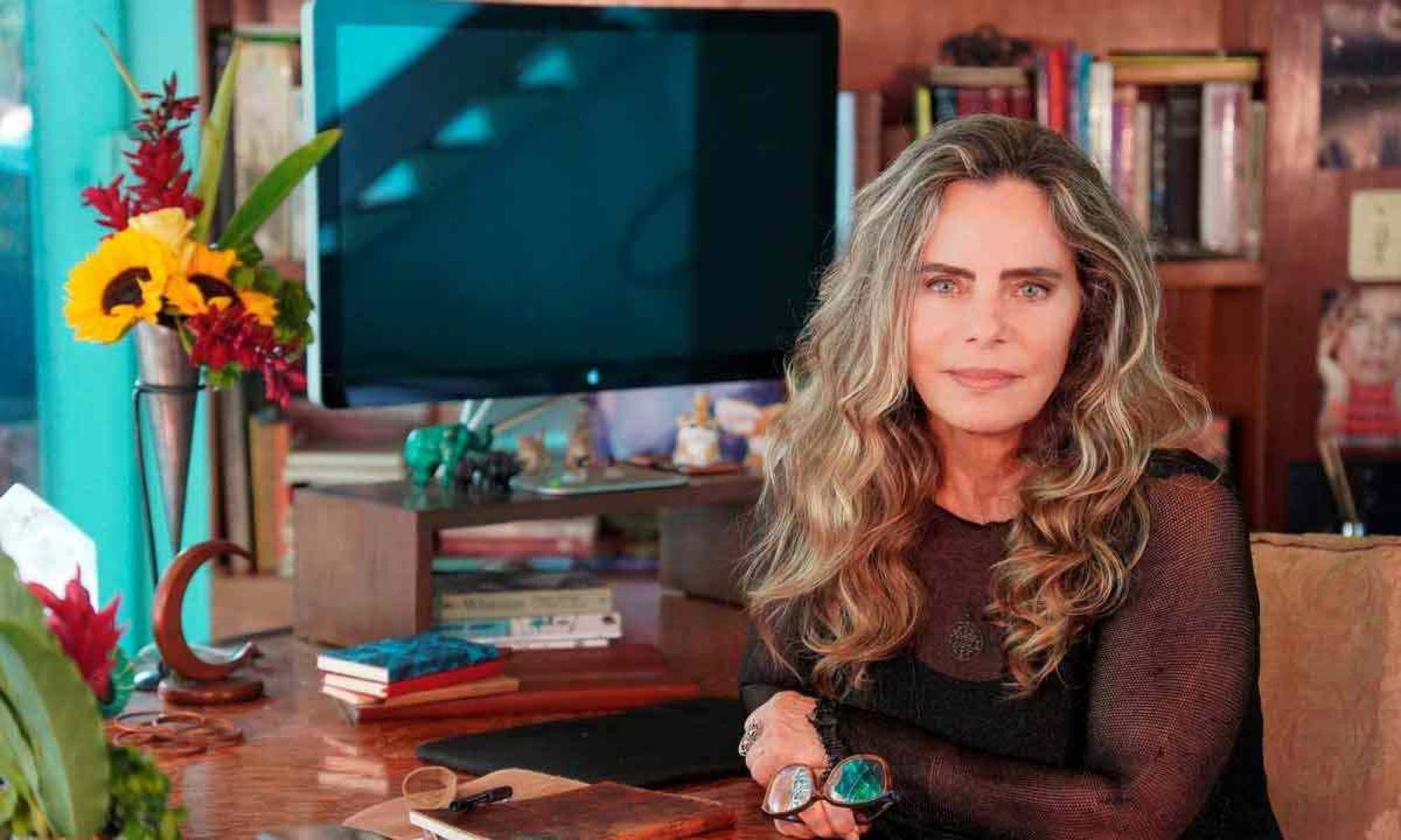 Bruna Lombardi lança 'Manual para corações machucados' no Fliaraxá