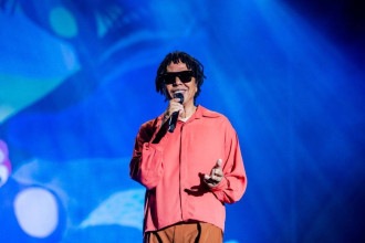 Fim de semana em Uberlândia tem Djavan, festa indie e mostra de teatro