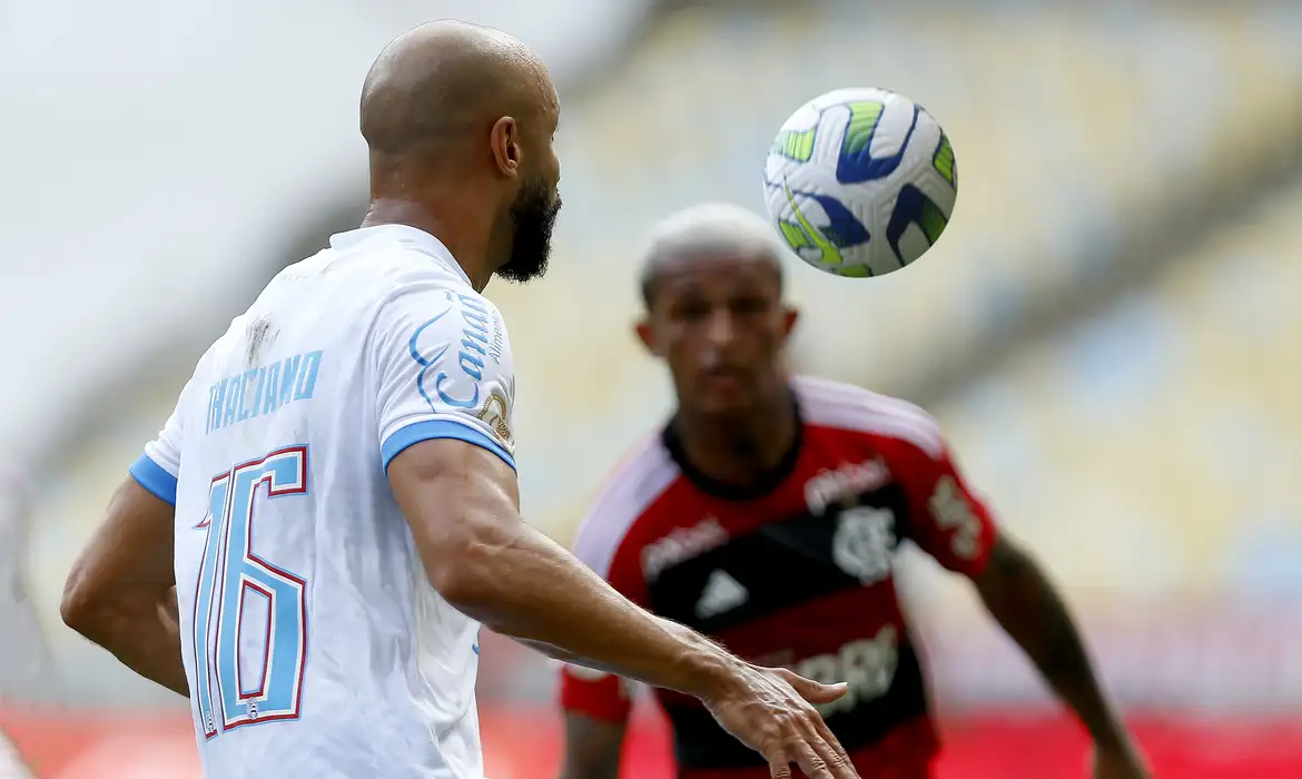 De olho na liderança do Brasileiro, Fla e Bahia jogam no Maracanã -  (crédito: EBC)