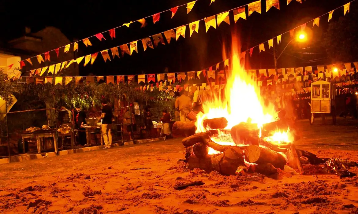 Festas juninas aumentam acidentes com queimaduras -  (crédito: EBC)