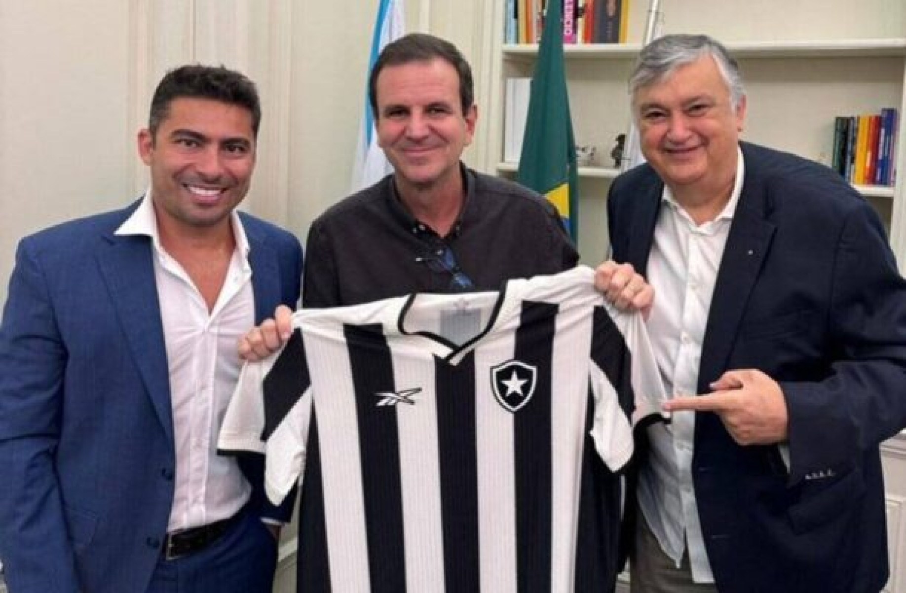 Botafogo se reúne com Eduardo Paes para tratar sobre futuro CT e Nilton Santos