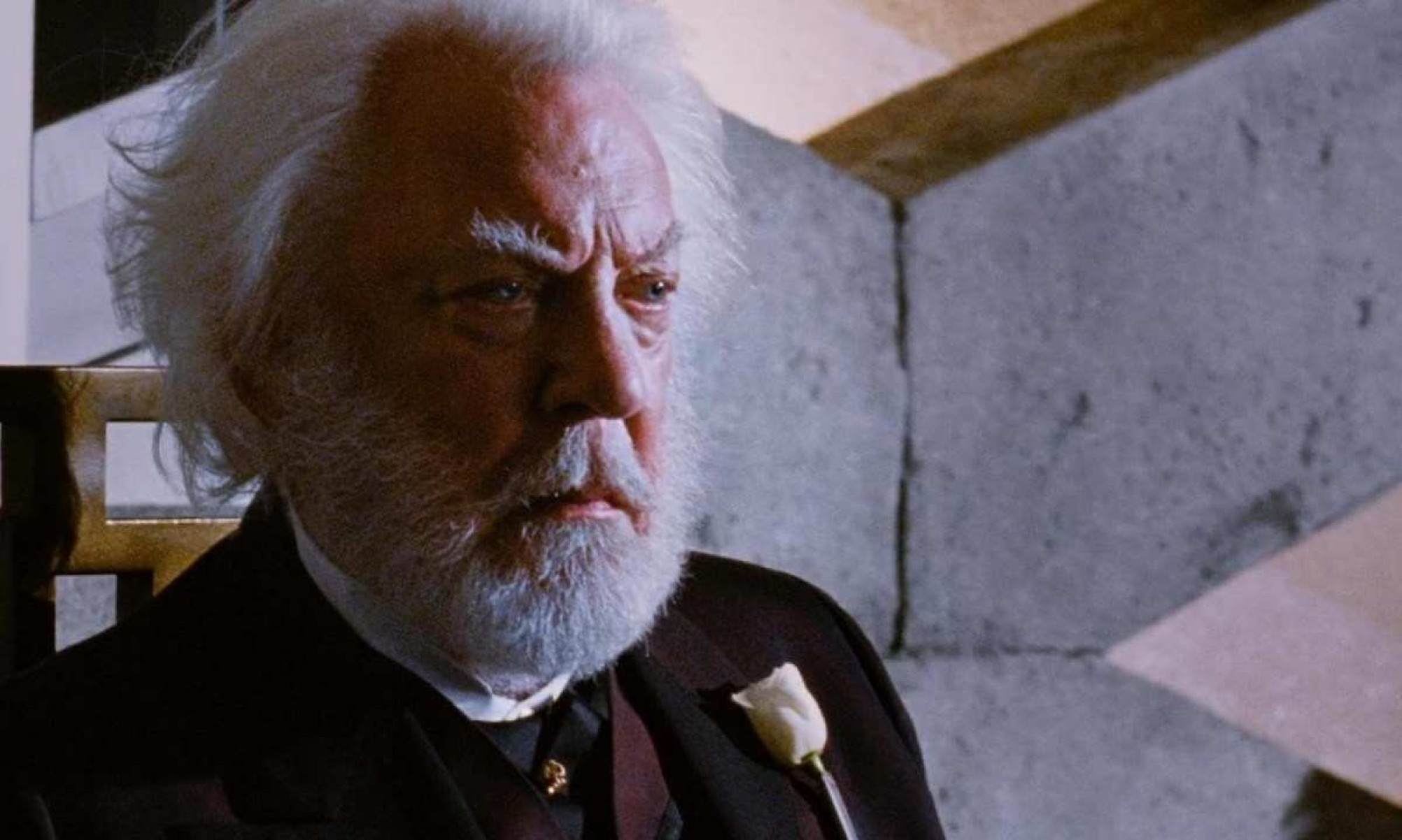 Ator Donald Sutherland como o ditador Coriolanus Snow no filme "Jogos vorazes"