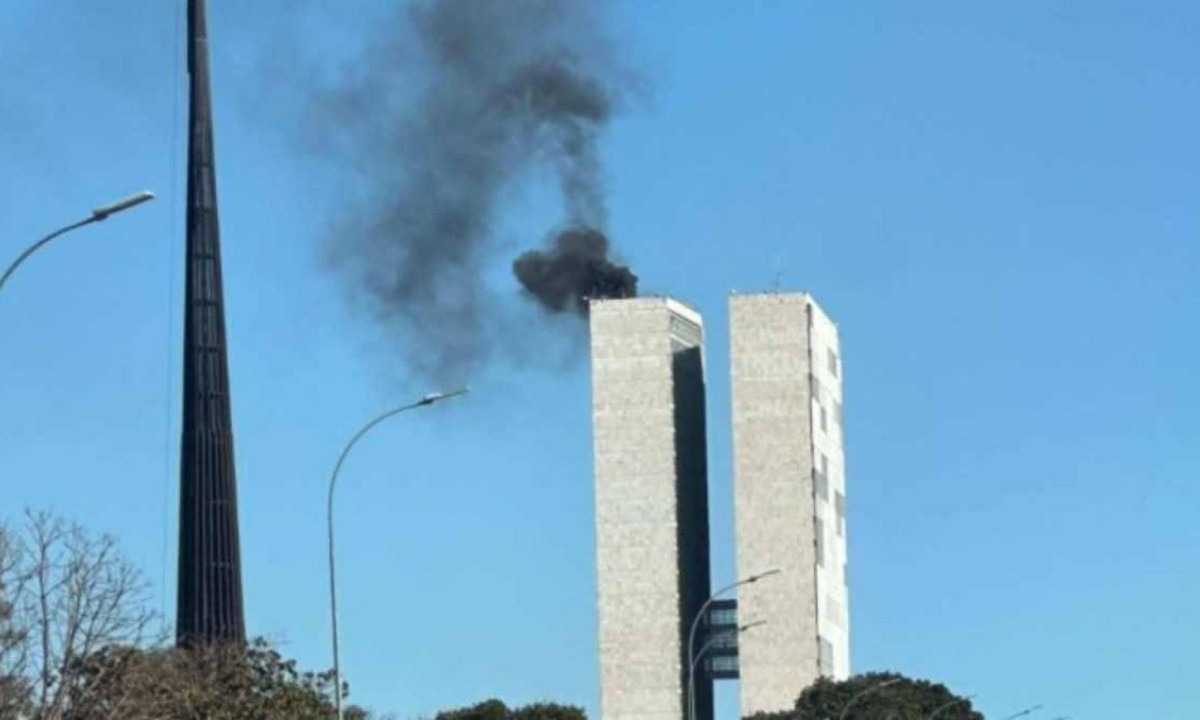 Fumaça no Congresso assusta brasilienses -  (crédito: Reprodução redes sociais)