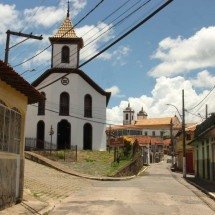 Moradores protestam contra construção de prédio próximo a igreja tombada - Arquivo pessoal / Maria Regina