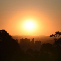 Névoa seca e temperaturas amenas: confira a previsão do tempo para MG - Gladyston Rodrigues / EM / D.A Press