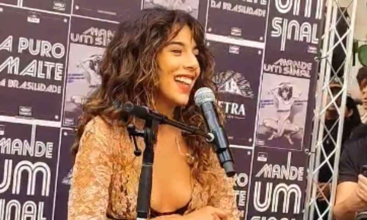 Marina Sena deixou fãs surpresos ao cantar canções inéditas na apresentação de hoje -  (crédito: Reprodução/Redes Sociais)