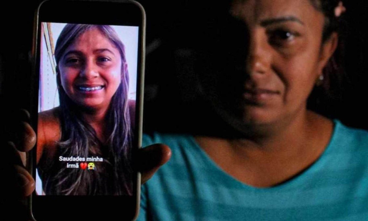 Gislene Pereira aguarda ansiosa por notícias da irmã, desaparecida desde 2018