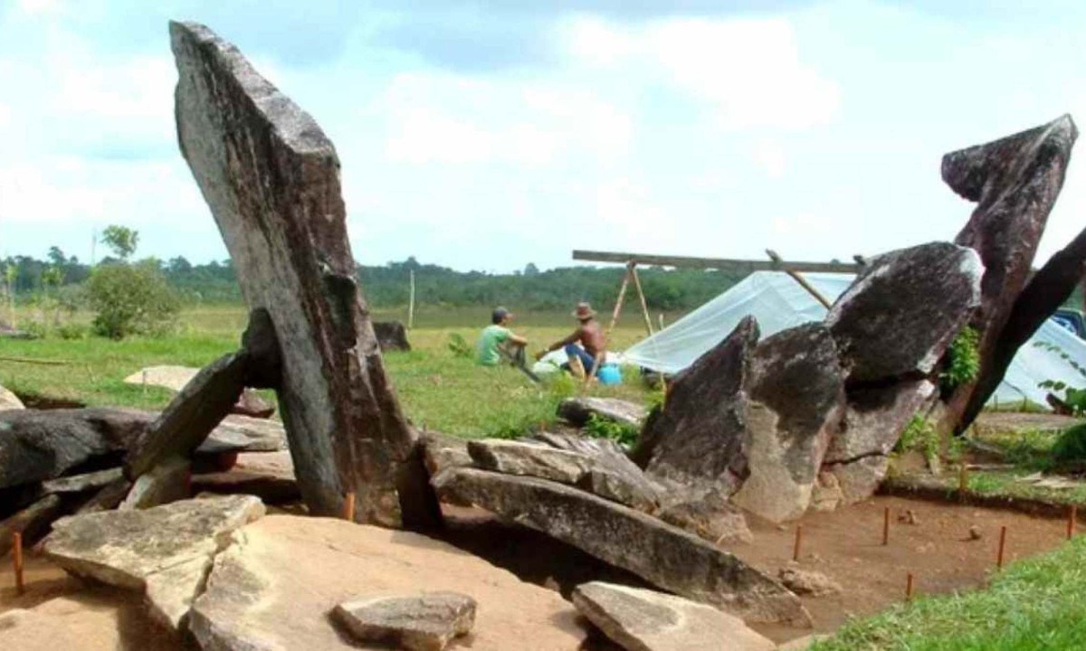 O monumento megalítico do Amapá é considerado o 'Stonehenge da Amazônia'.  -  (crédito: Mariana Cabral/Iepa)